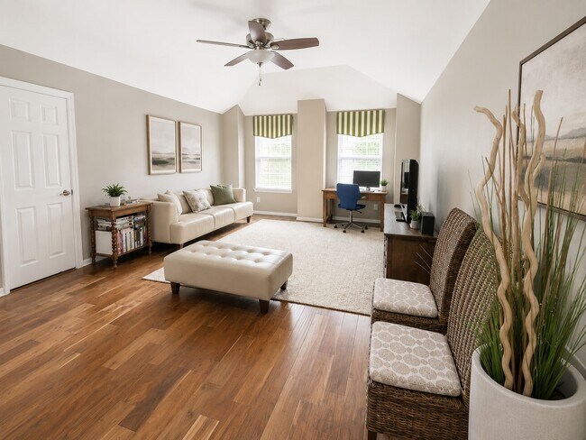 Building Photo - 110 N Hawkhurst Cir