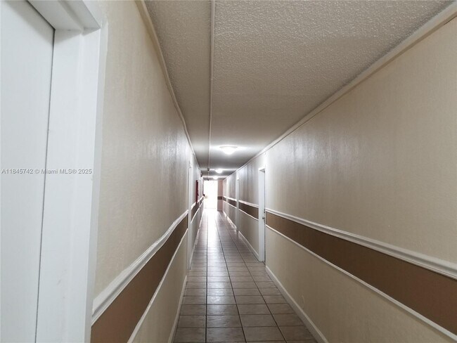Building Photo - 4550 NW 9th St