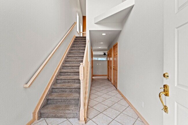 Building Photo - 1739 Victorian Point