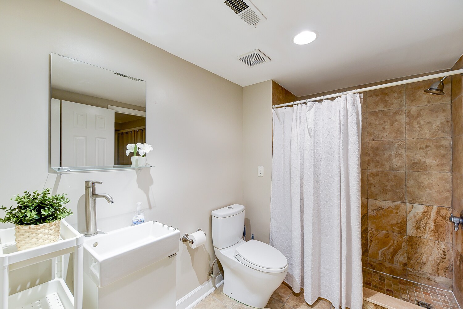 Bathroom 3 adjoining Bedroom 4 - 1337 Harvard St NW