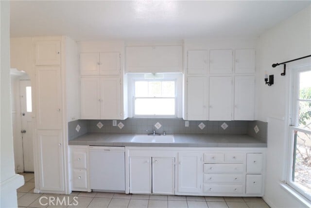 Building Photo - 3700 E 11th St