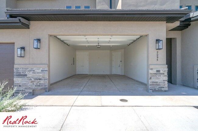 Building Photo - Hurricane Valley 3 Bedroom Townhome