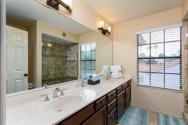 Building Photo - 16025 N 58th Pl