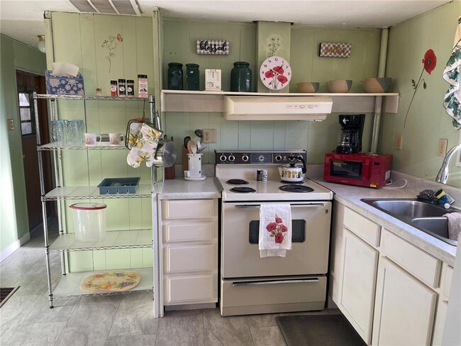 Building Photo - 1079 NW 7th Blvd