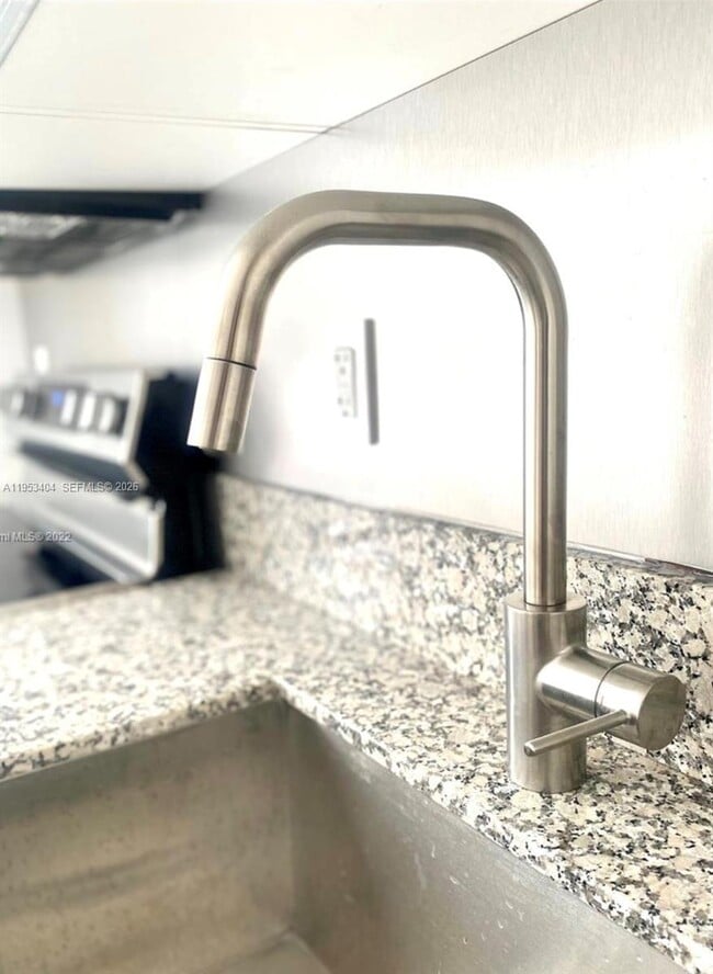 Building Photo - 2575 SW 27th Ave