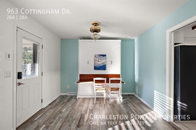 Building Photo - 963 Cottingham Dr