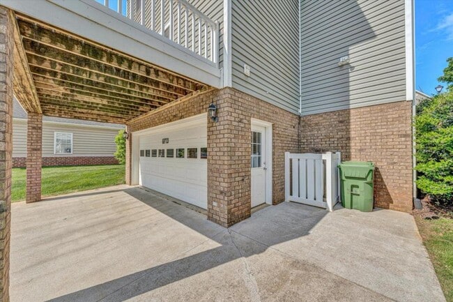Building Photo - 1145 Cranberry Ct