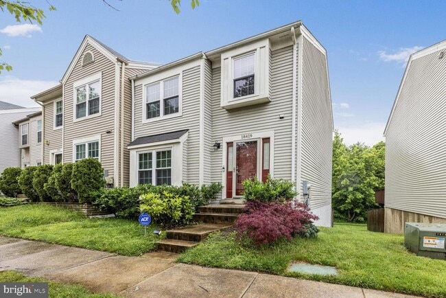 Building Photo - 18419 Hallmark Ct