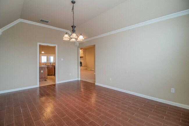 Building Photo - Beautiful Traditional Home on Over an Acre in Weatherford!