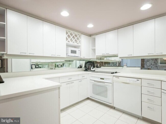 Building Photo - 3101 New Mexico Ave NW