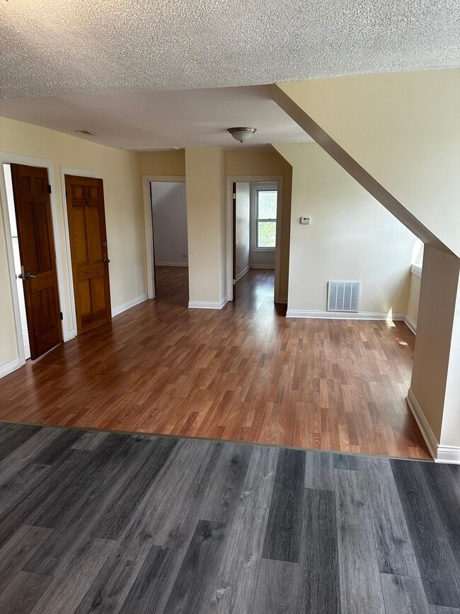 Building Photo - 7144 S Wentworth Ave