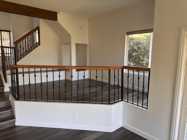 Building Photo - 4629 Villas Ct