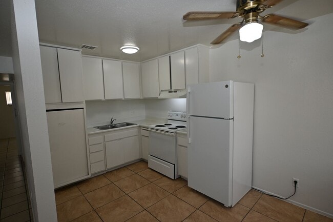 Building Photo - 6428 Casada Way