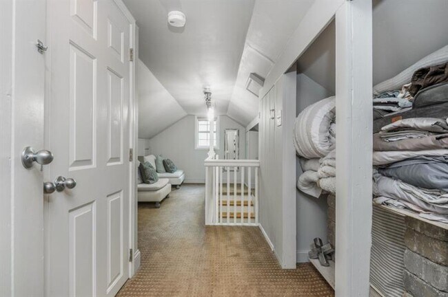 Building Photo - 168 Garland Ave