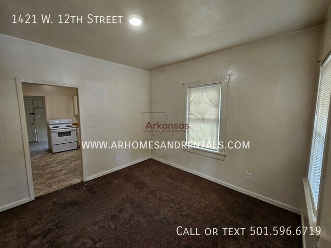 Building Photo - 1421 W 12th St