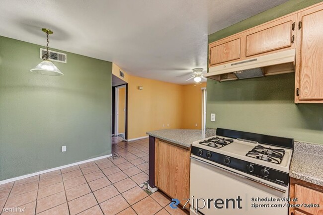 Building Photo - 2 br, 2 bath Condo - 1520 Ben or St, Las V...