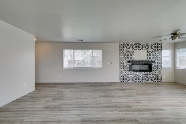 Building Photo - SUMMERLIN BEAUTY WITH TONS OF UPGRADES*3 LARGE BEDROOMS*COMMUNITY POOL*