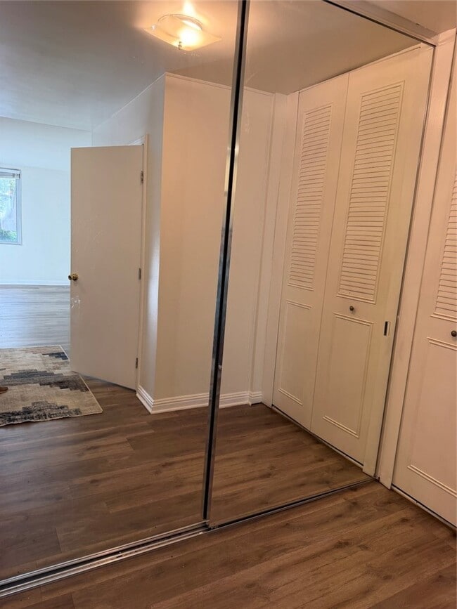 Building Photo - 5301 Balboa Blvd