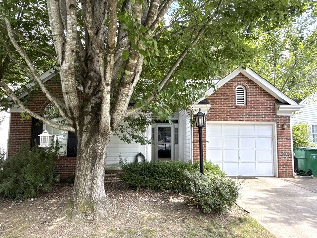 Primary Photo - 3-Bedroom Home close to University!