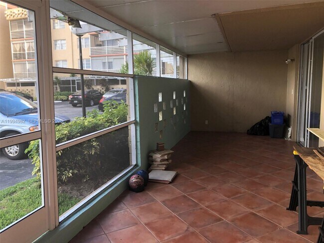 Building Photo - 404 NW 68th Ave