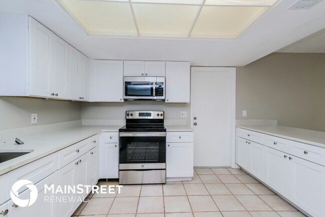 Building Photo - 1130 Foxwood Dr