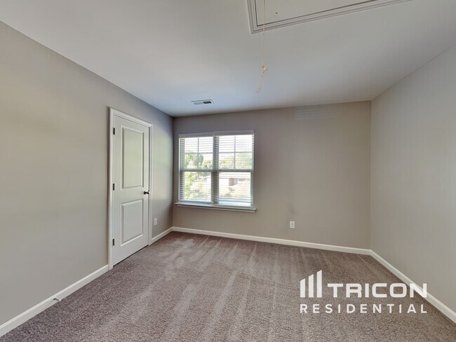 Building Photo - 1717 Marita Dr