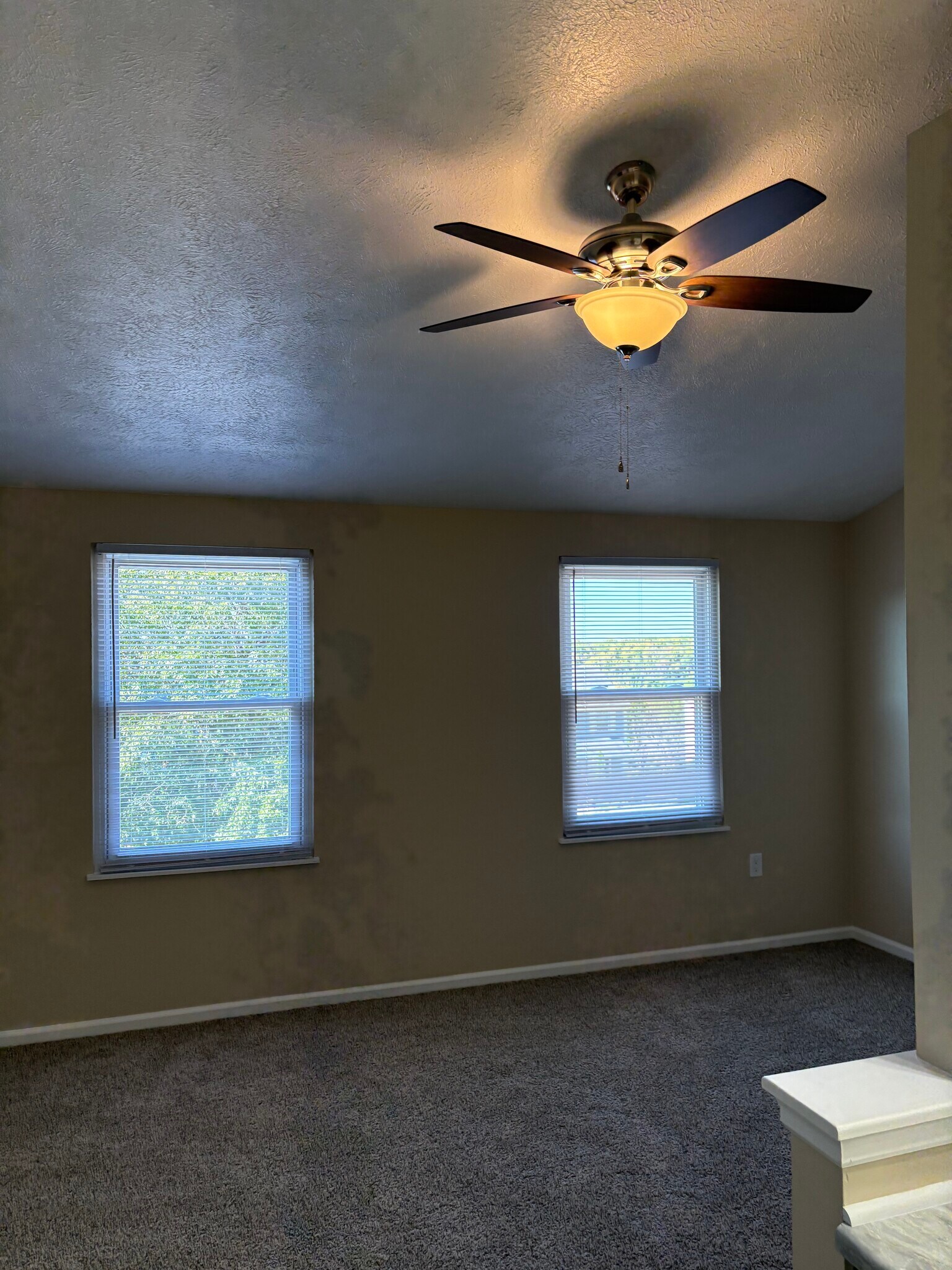 Building Photo - 802 Lexington Dr