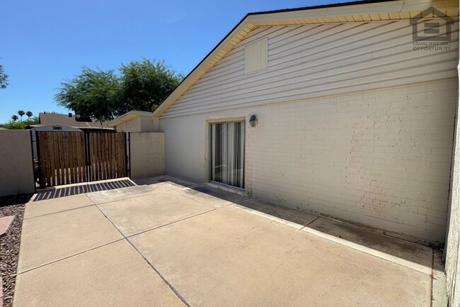 Building Photo - 3Bed/2Bath House at 55th Ave/Peoria Ave! Ready for Immediate Move-In! – NO HOA!