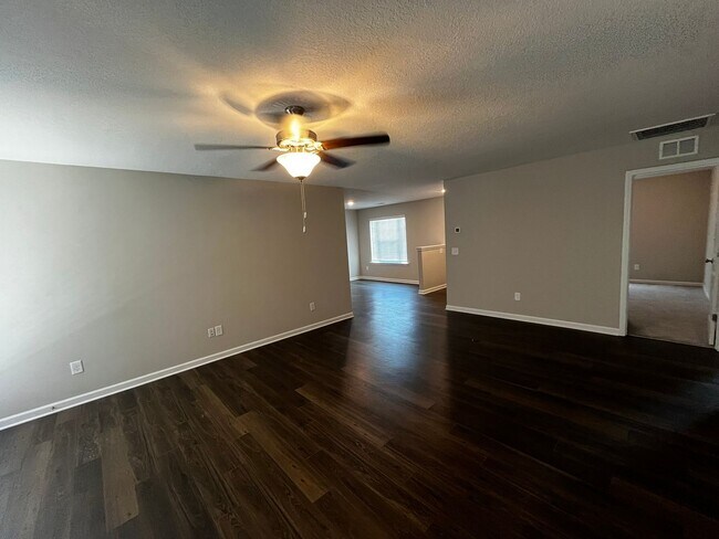 Building Photo - Stunning New Construction in the Heart of Columbus