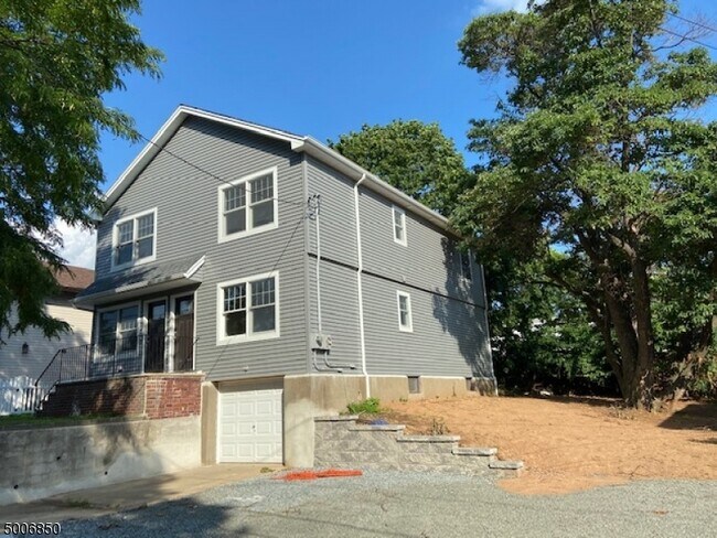 Primary Photo - 49 Norwood Ave