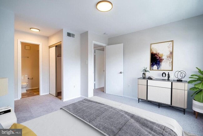 Building Photo - 2792 Bordeaux Pl
