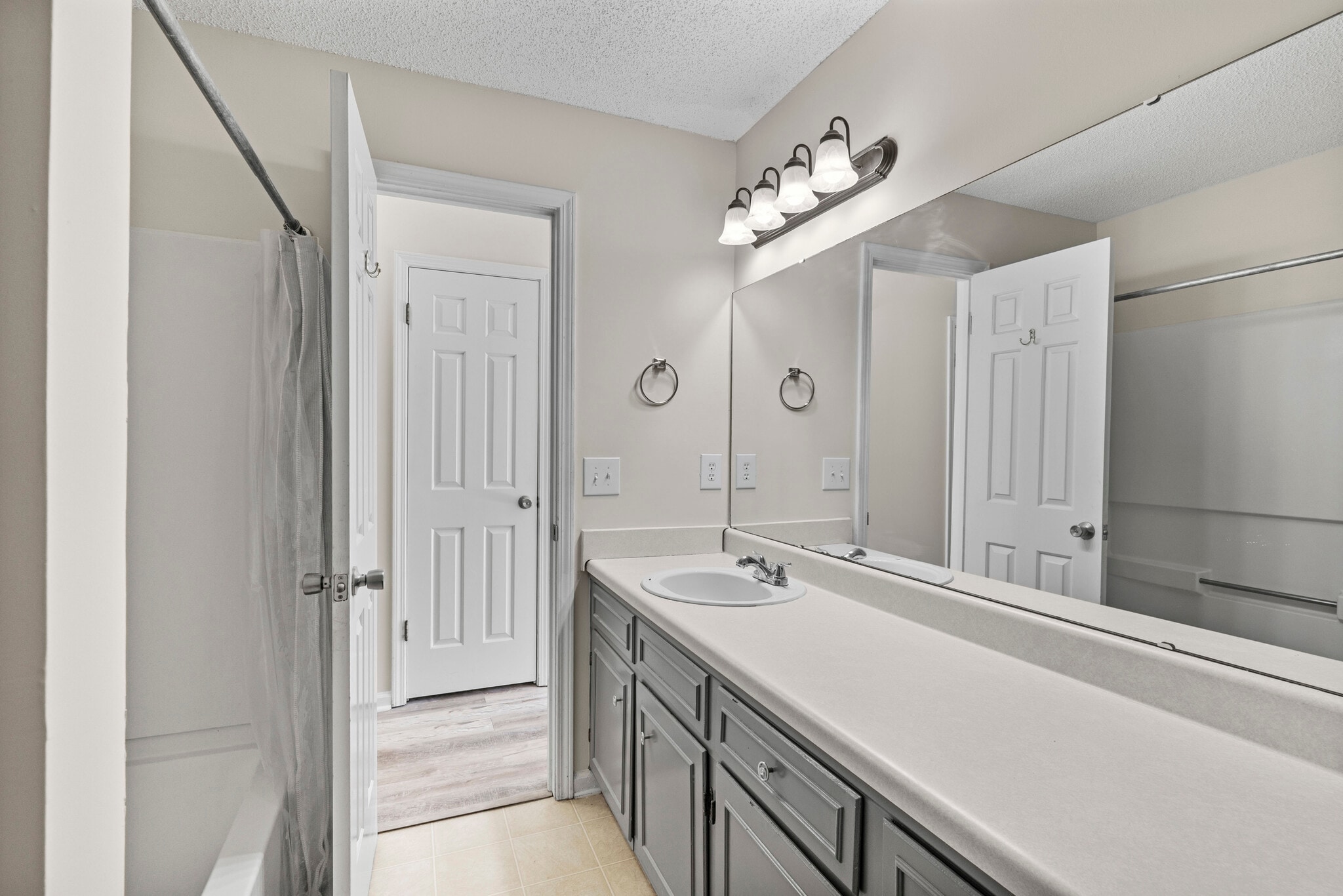 Building Photo - 241 Friarsgate Blvd