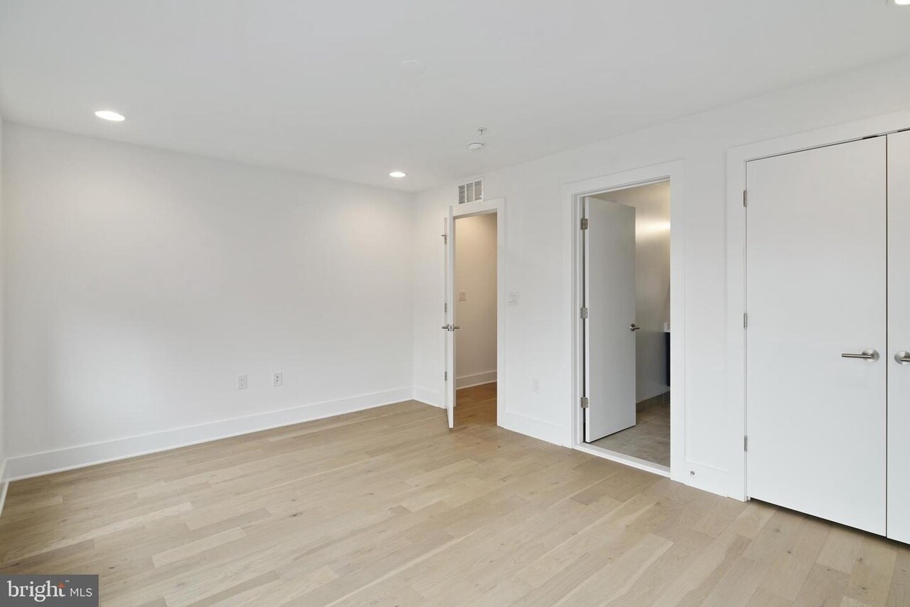 Building Photo - 322 Fairmount Ave