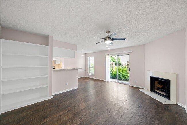 Building Photo - 2120 El Paseo St