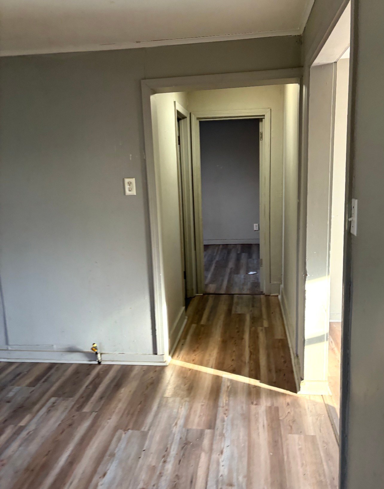 Building Photo - 1971 E Cantrell St