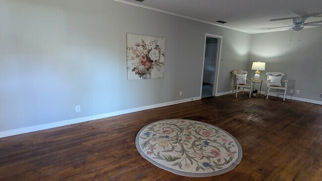 Building Photo - 2417 S Kennedy Ave