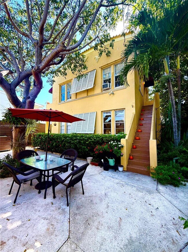 Building Photo - 578 NE 62nd St