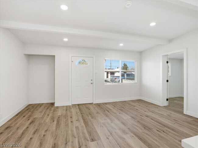 Building Photo - 608 Stanford St