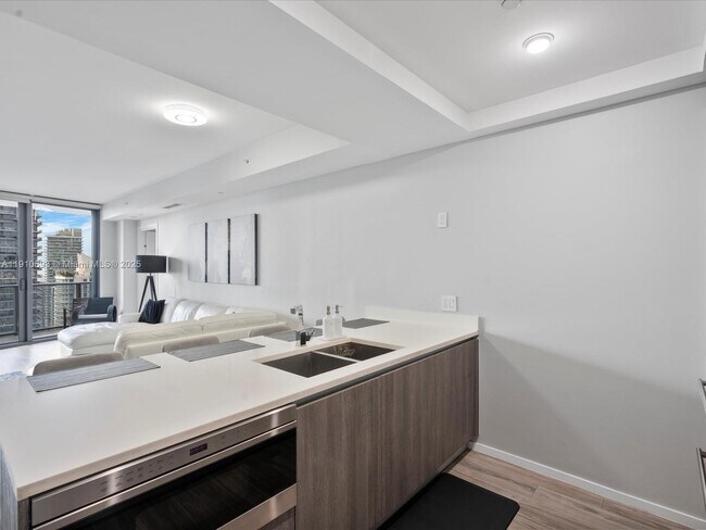 Building Photo - 801 S Miami Ave