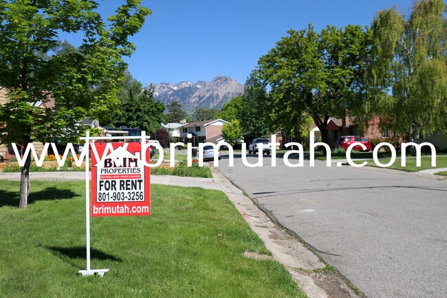 Building Photo - 1239 E Ridgedale Ln