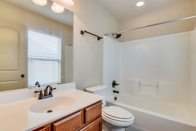 Building Photo - 2724 Forest Park Blvd