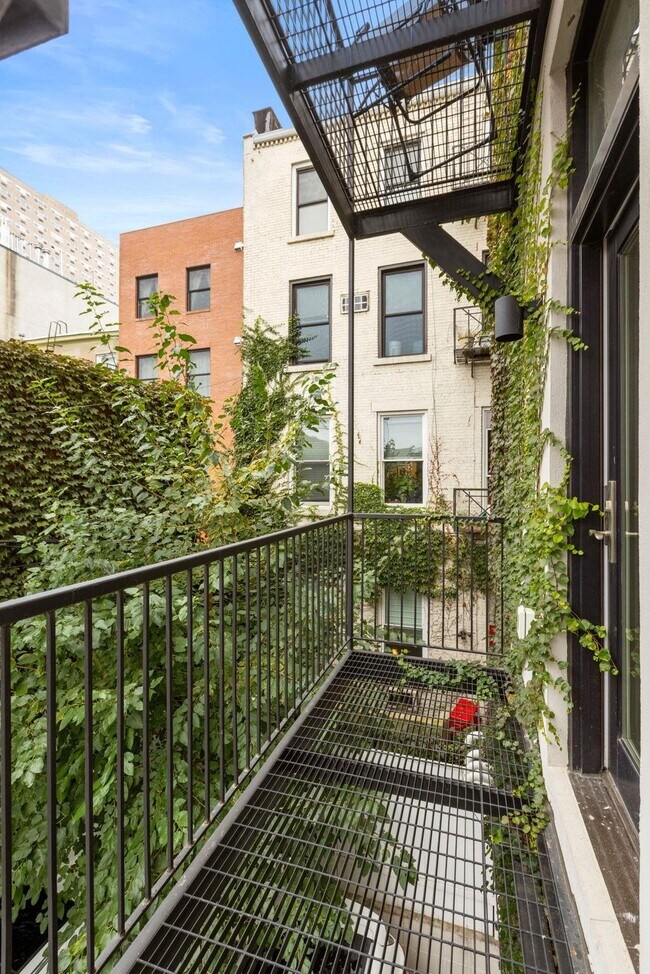 Building Photo - 56 3rd St
