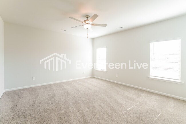 Building Photo - 100 Chain Bridge Circle