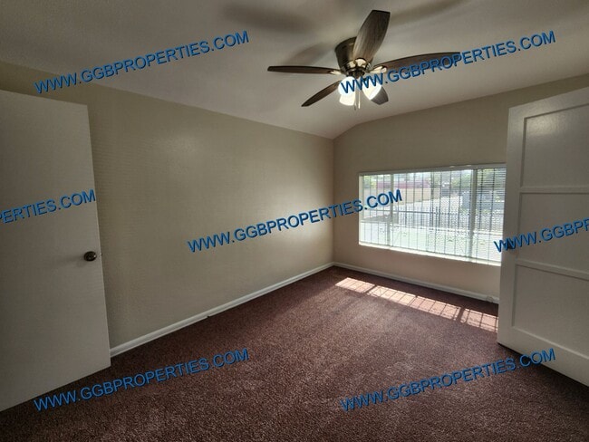 Building Photo - 253/255 E 67th Way