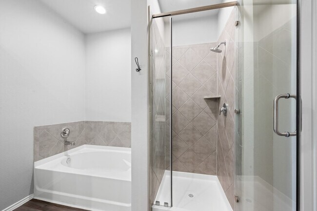 Building Photo - 16868 Pink Wintergreen Dr