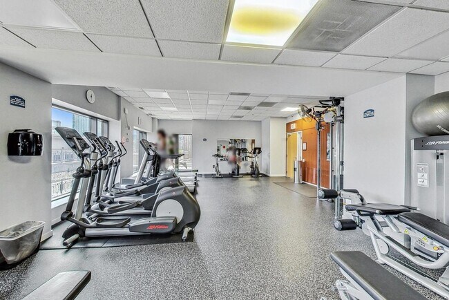 Building Photo - 520 S State St