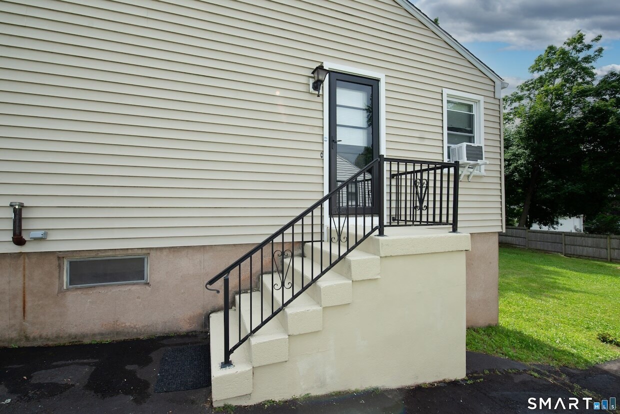 Building Photo - 25 Harrison Dr