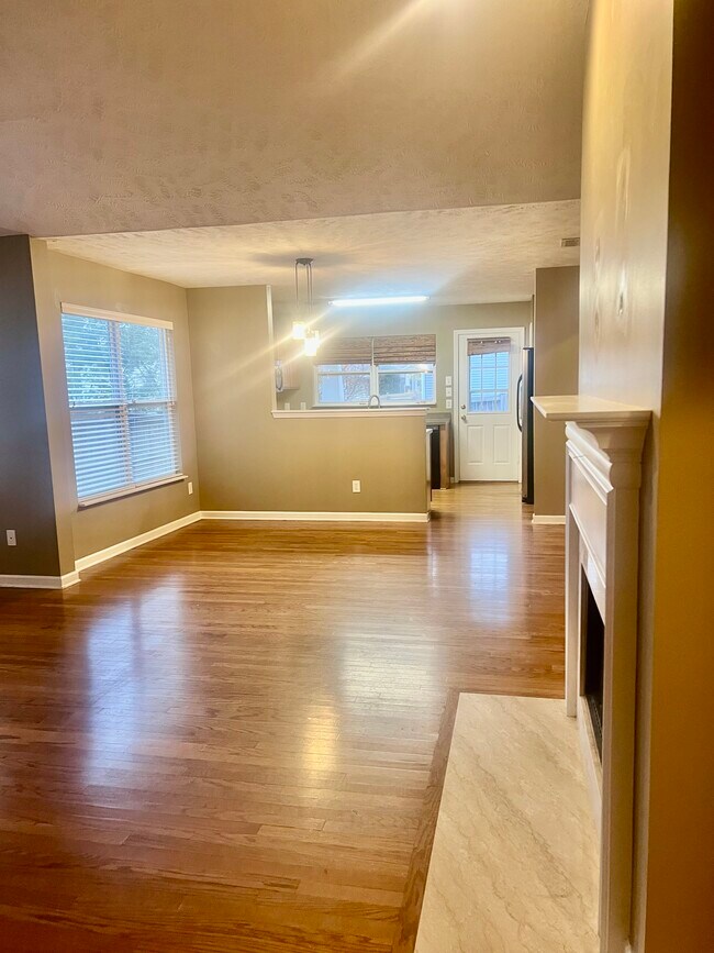 Building Photo - 2118 Erin Ln