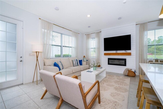 Building Photo - 847 Longboat Dr
