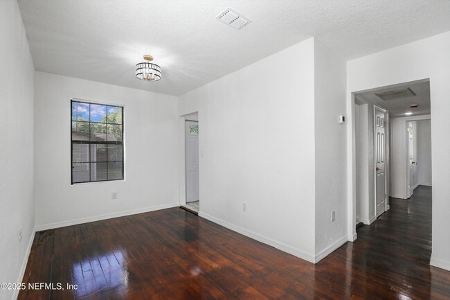 Building Photo - 5246 Sunderland Rd